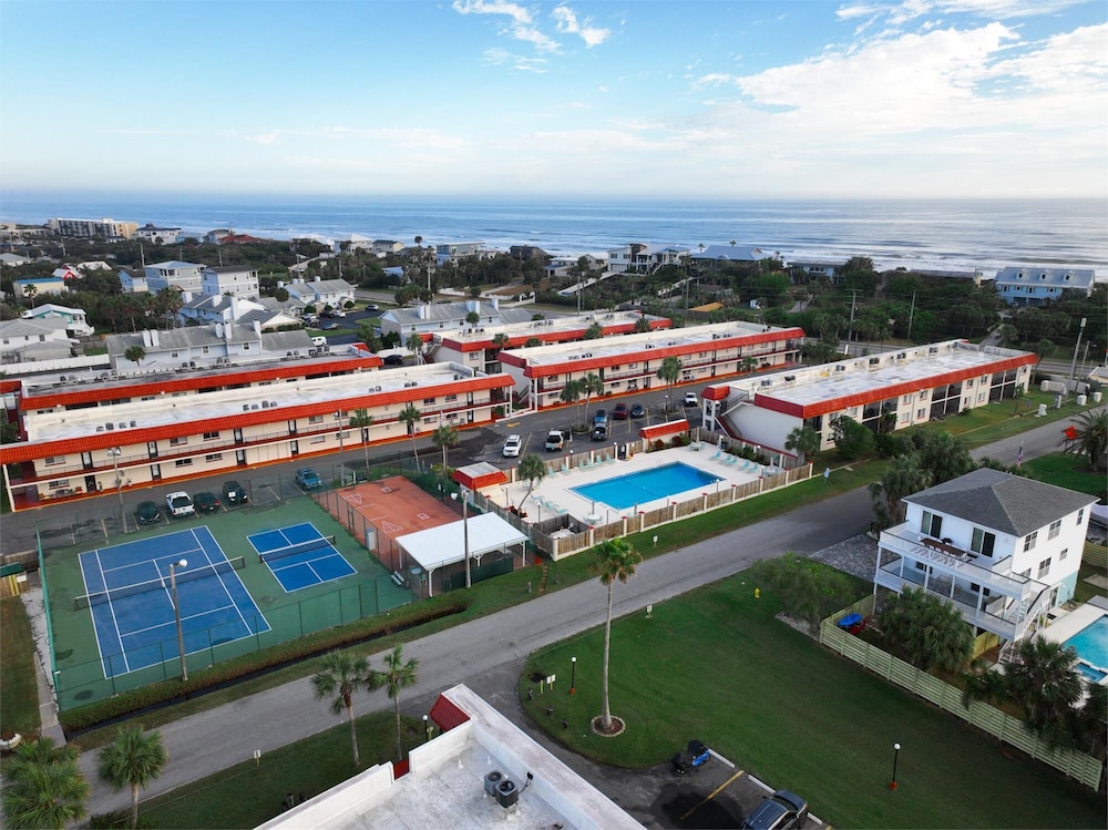 Beachside 2br/2ba Condo w/ Pool, Balcony & Boat Parking in St. Augustine