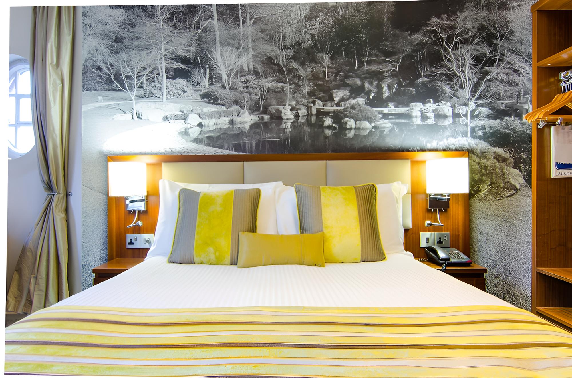 Seraphine Kensington Olympia Hotel