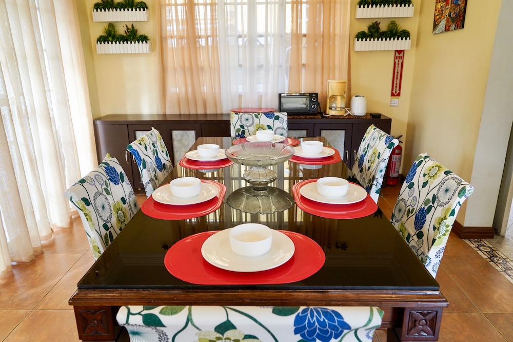 Charming Tagaytay Vacation Home