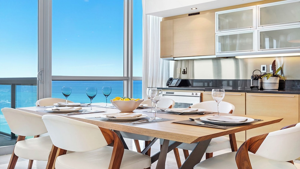 Luxury Vacation Rentals at The Setai by LRMB