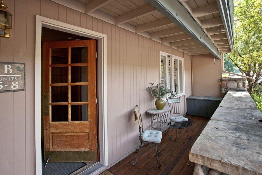 Convenient 2 Bedroom Condo in Vail Near Golden Peak Lift - Walk to Shops, Skiing & More