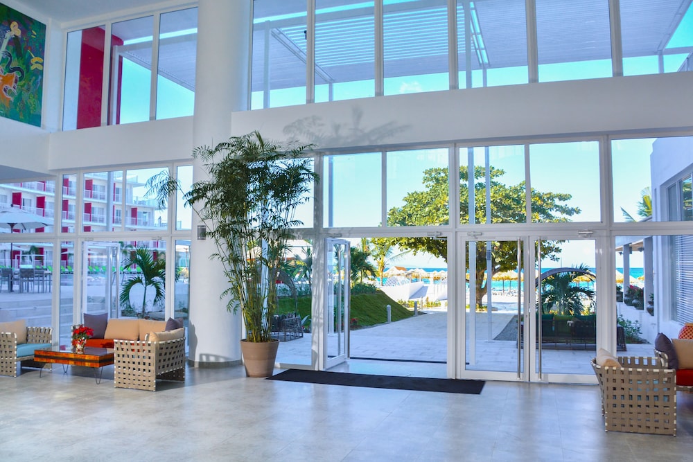 Jamaica Vacations - Grand Decameron Cornwall Beach, A Trademark All-Inclusive Resort - Property Image 52