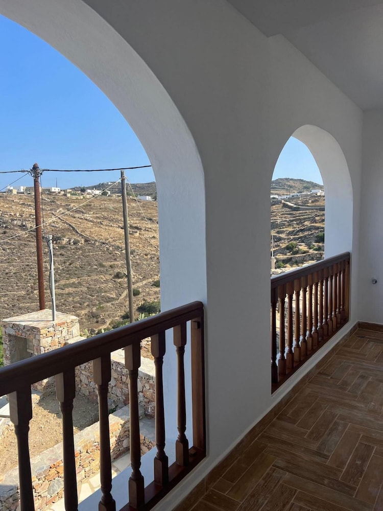 Ligaria Stone Maisonette Gem in Folegandros Heart view 2