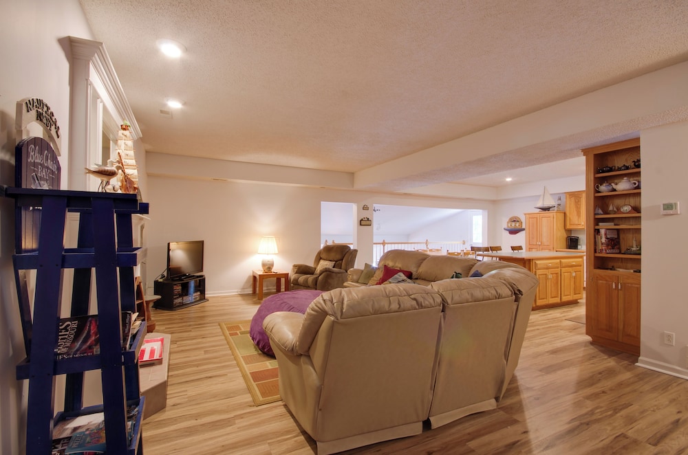 Waterfront Lake of the Ozarks Home w/ Views!