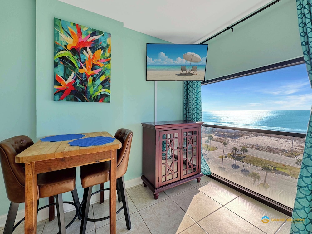 Sea La Vie Studio for 4