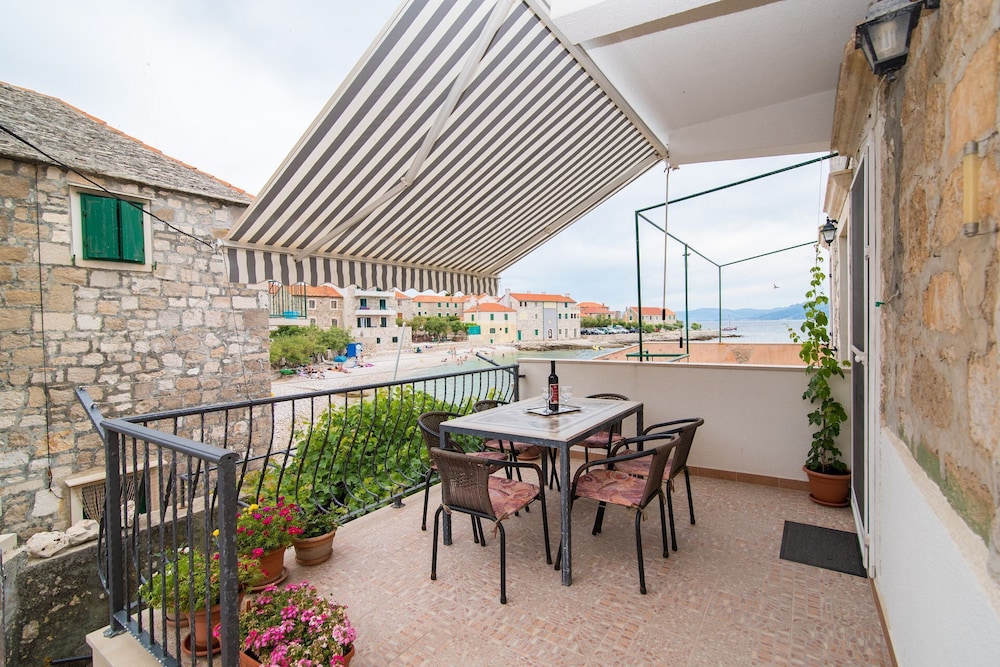 Sea Stone - Apartment by the Sea - A1 view 3