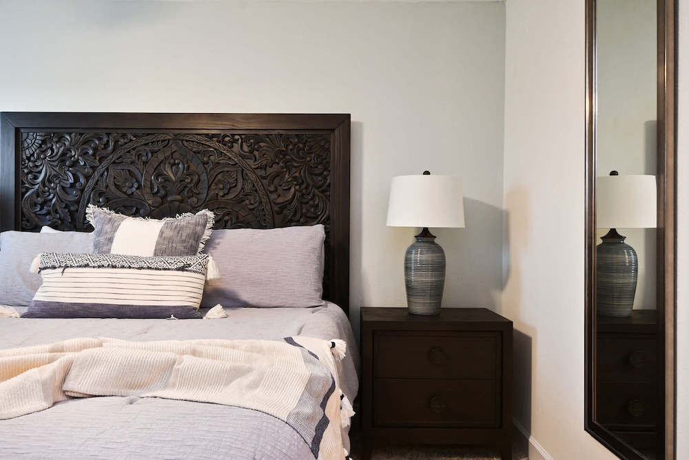 Home 9 Bed Themed Rooms Pool Storey Lake