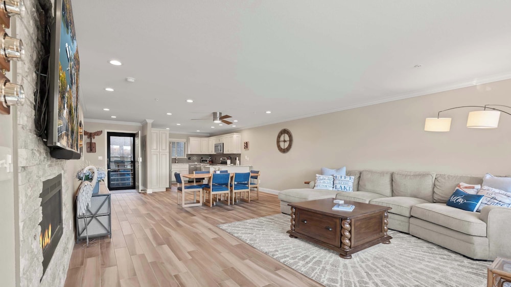 Lakeside Haven - Condo for 8