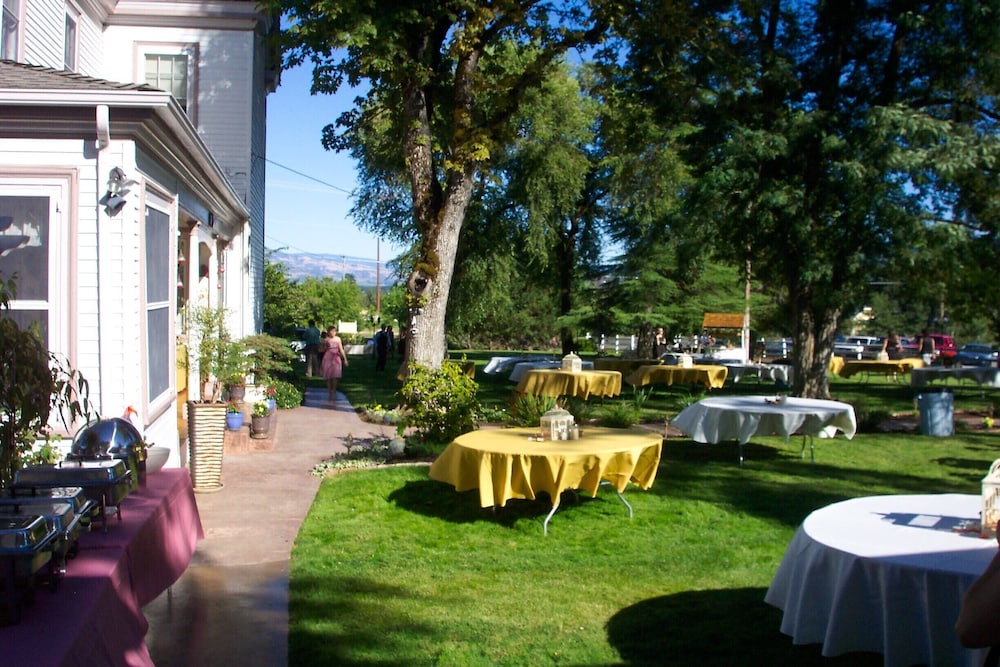 Bybee's Historic Inn