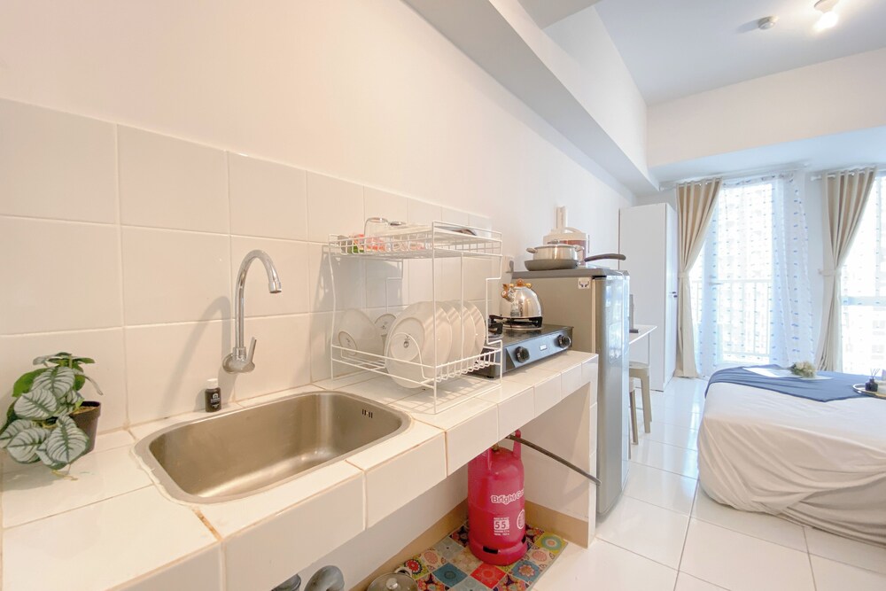 Restful And Simply Studio At Tokyo Riverside Pik 2 Apartment
