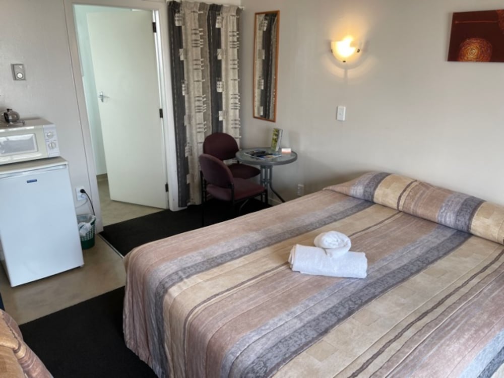 Raymar Motor Inn
