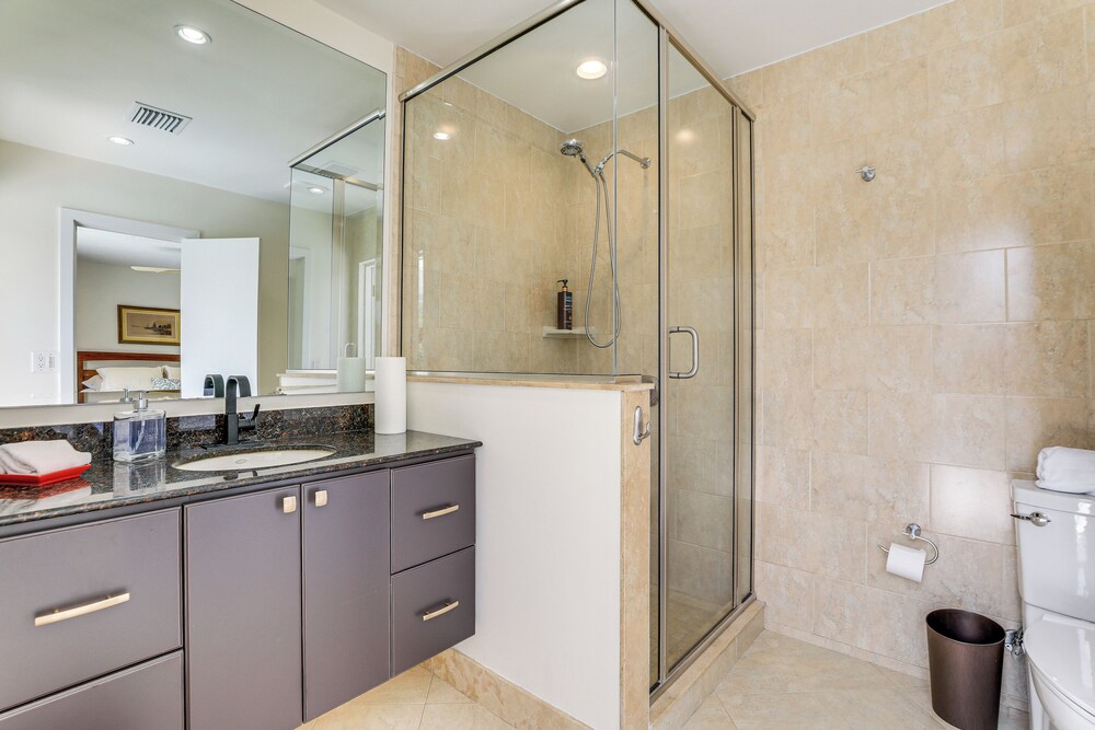 Poolside Oasis 6 Mi to Beaches: Sarasota Hideaway!