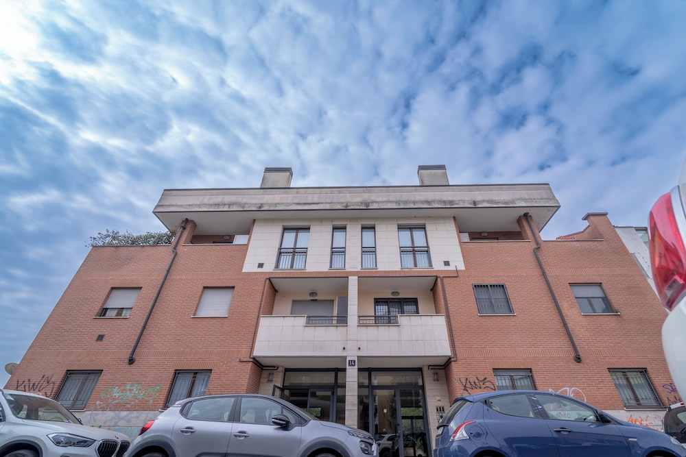 Tosi lovely Flat