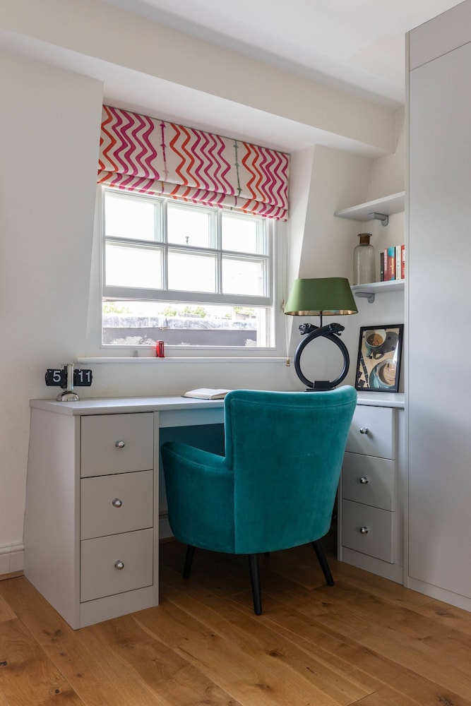Clarendon Street by Onefinestay