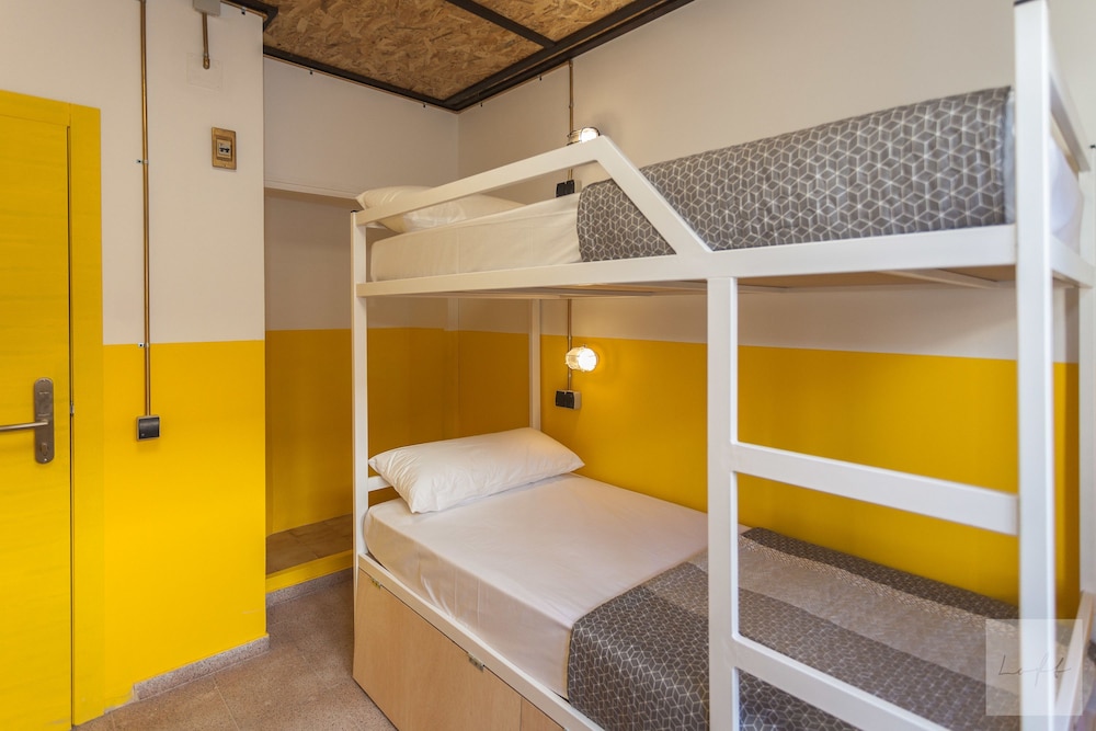 LOFT HOSTAL Group 71