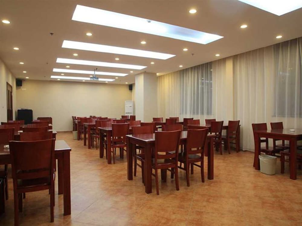 GreenTree Inn Xuzhou High Speed Railway Station Express Hotel
