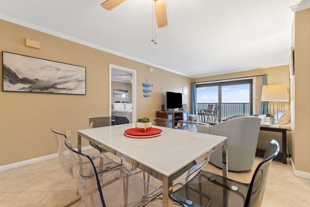 Ocean Breeze East 703