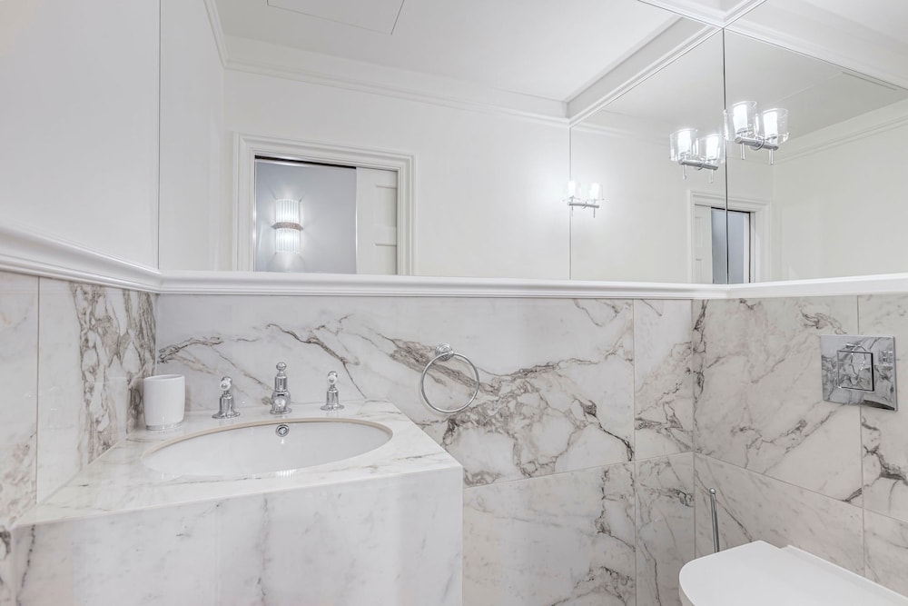 Wimpole Mews - 4 Bedroom Apartment
