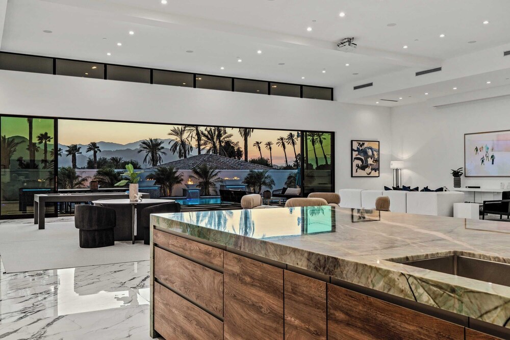 Indio Stay w/ Exclusive Amenities Pool, Hot Tub, Spa, Firepit Bravo Villa #16 by Avantstay