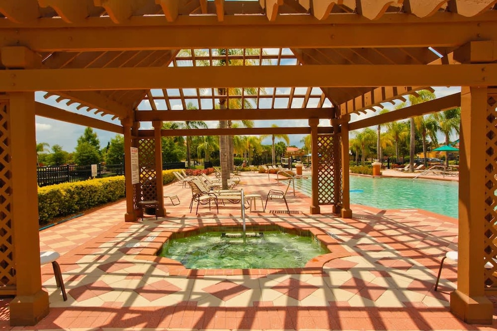 Lake View and Private Pool 4BR at Bella Vida