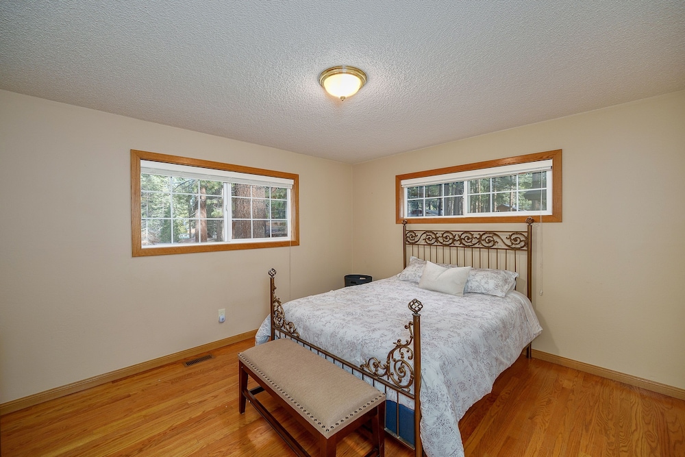 The Blue Bear Cabin Lake Tahoe Family Getaway 2 Bedroom Home