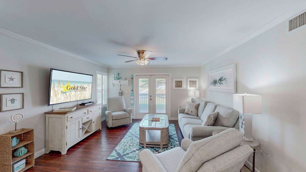 Delightful 3BR Condo Near Gulf Shores With Pool & Hot Tub
