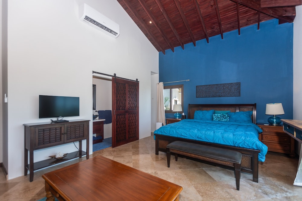 Pristine Bay 1005- Villa Loce 4 Bedroom Home