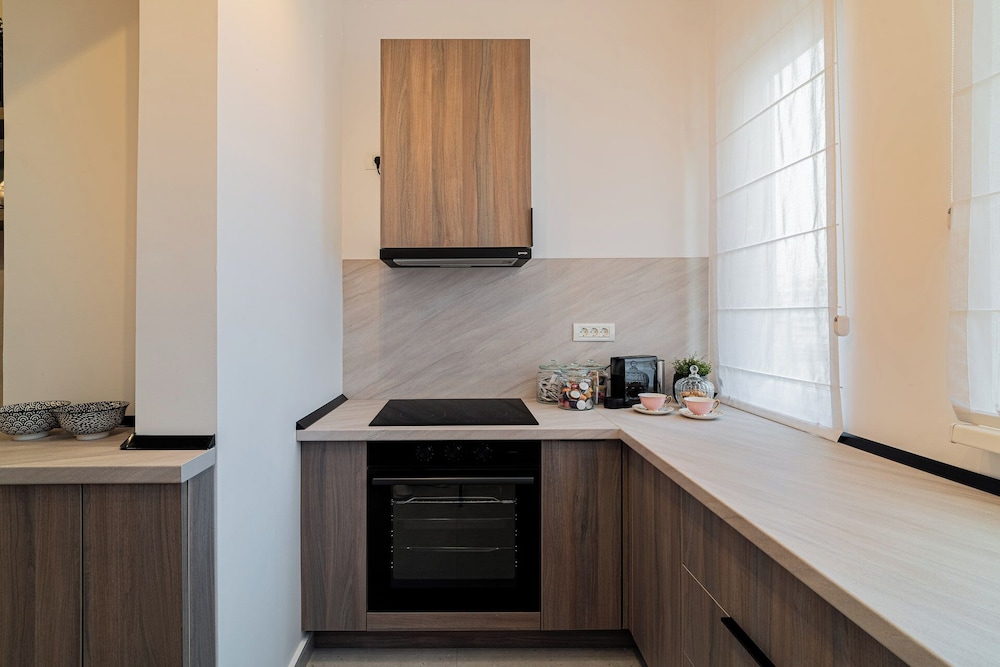Loggia & Luxe 4BR Penthouse in Universitatii Area