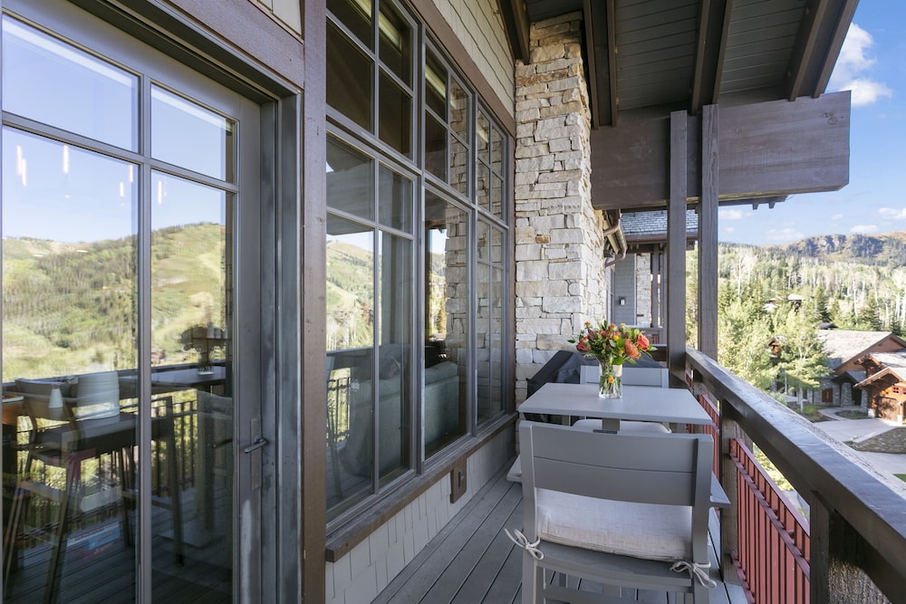 Arrowleaf Lodge at Deer Valley Resort - Two Bedroom Residence #405 2 Condo