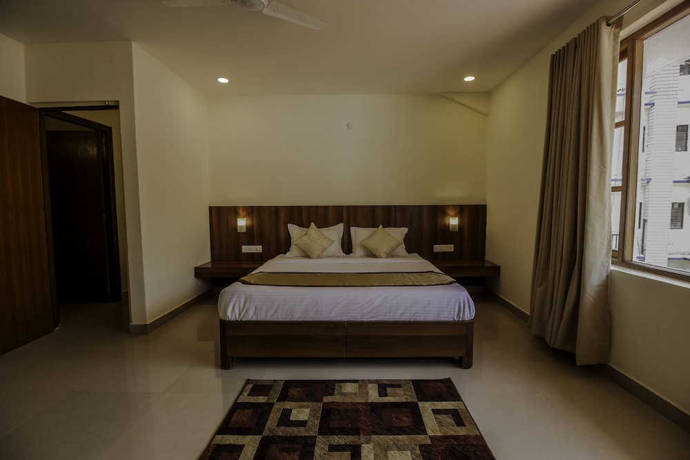 OYO 9891 Home Poolside 2BHK Villa Thalassa