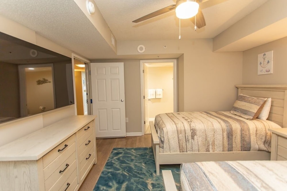 Yacht Club 1-1103 3 Bedroom Condo