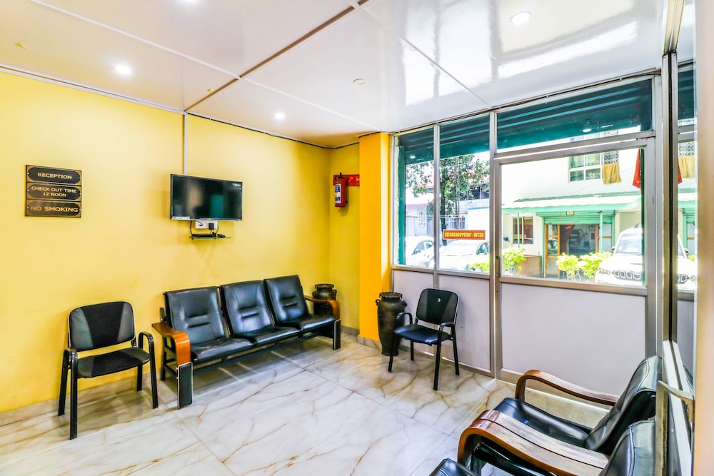 Lobby & Reception
