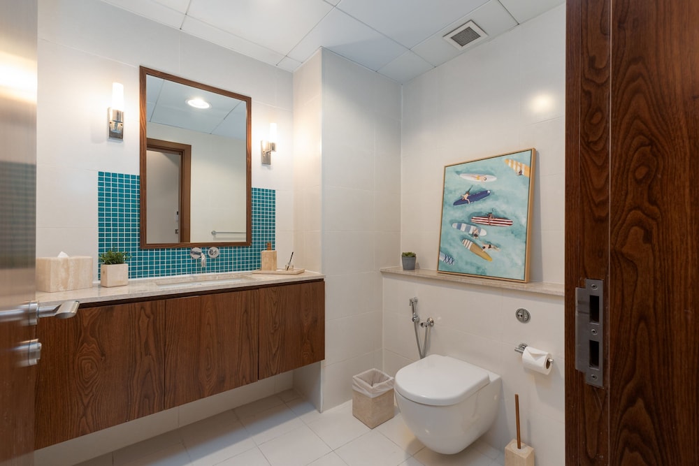 Stunning 3BR at the Palm w Beach Access