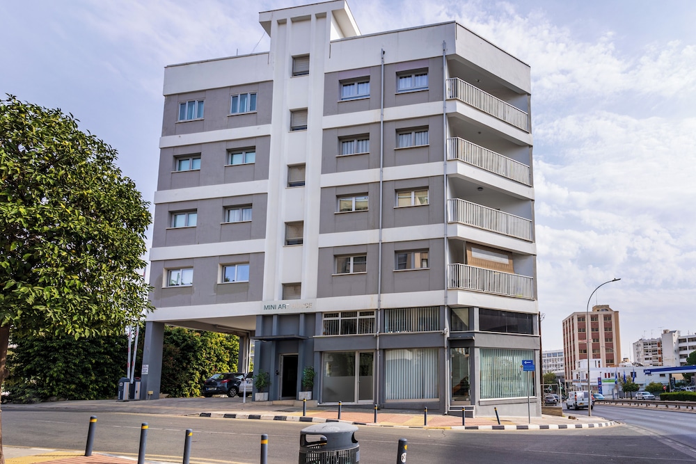 Local Host Living - Signature Apartments in Nicosia