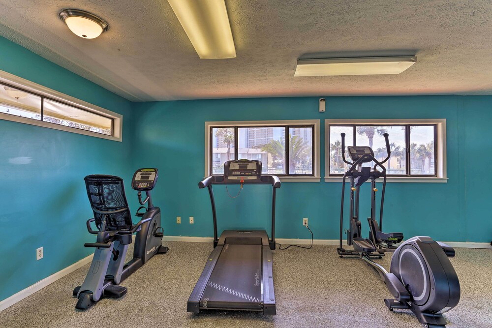 Walk to Beach: PCB Condo w/ Oceanfront Pool Access