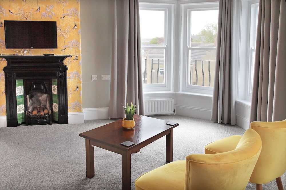 Hartlepool Vacations - The Marine Hotel - Property Image 7