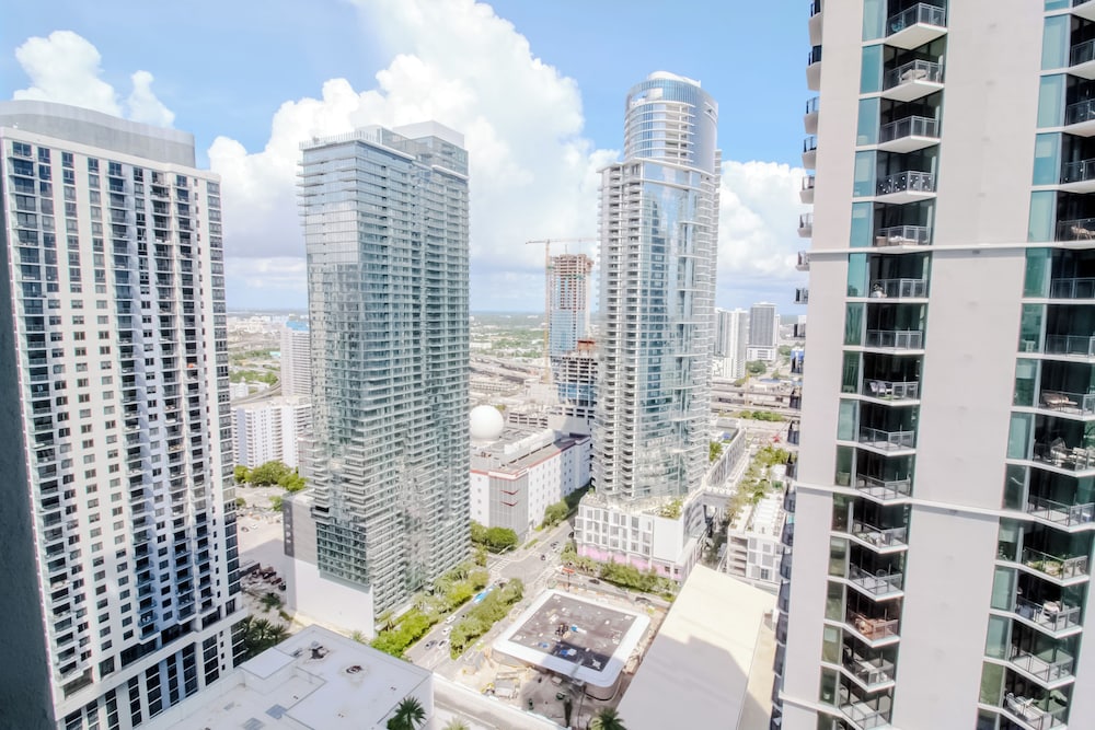 Luxurious Downtown Escape