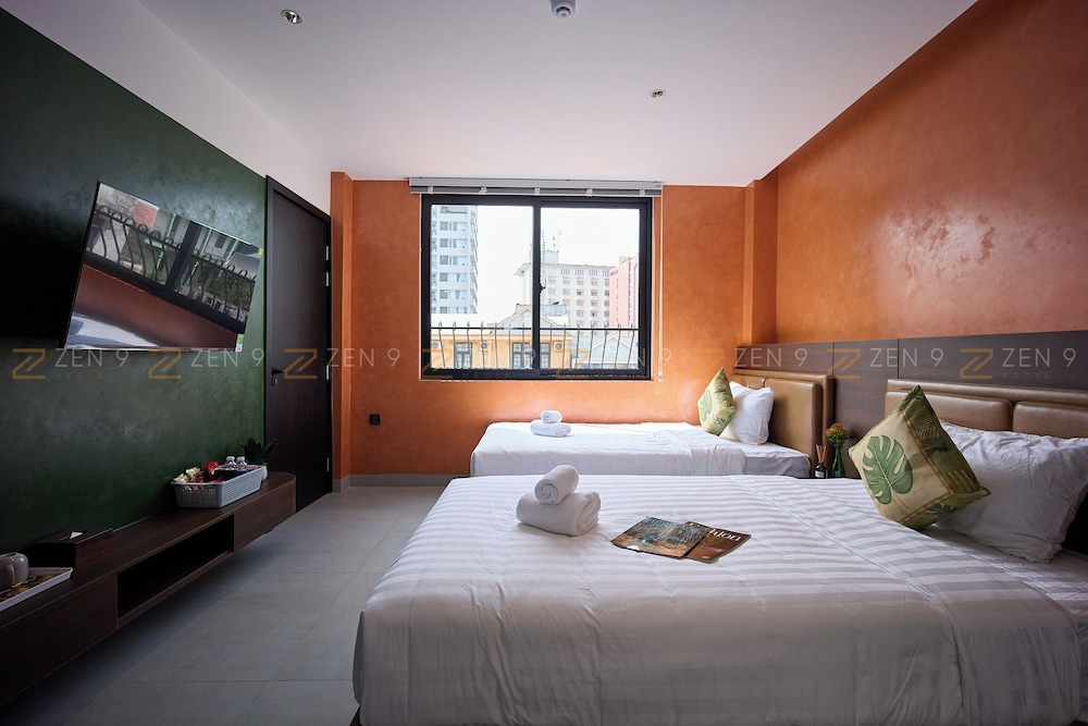 1995S HOSTEL