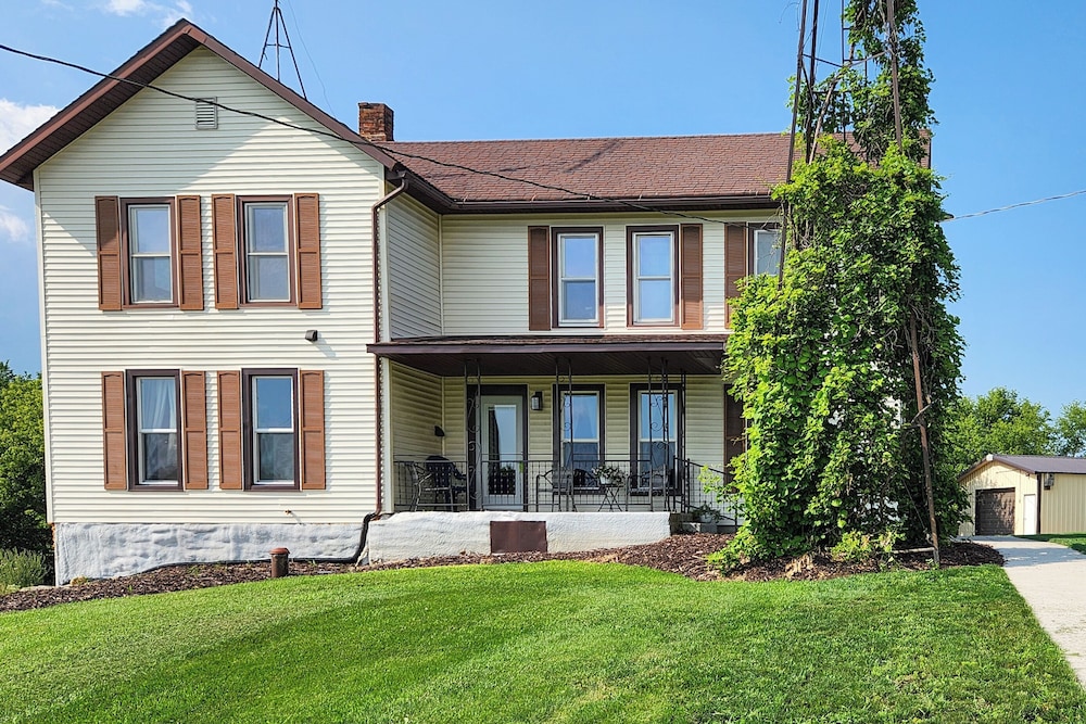 Wisconsin Farmhouse Stay: Utv, Boat, Snowmobile!