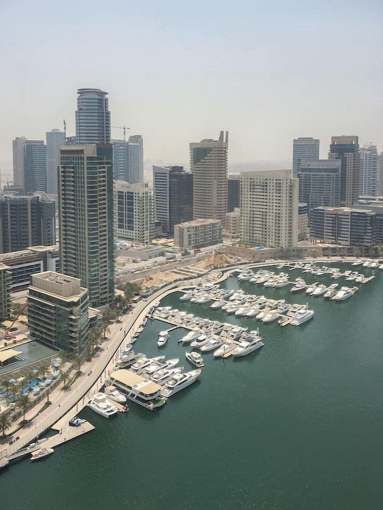 Stylish + Bright 1BR With Dubai Marina Views!