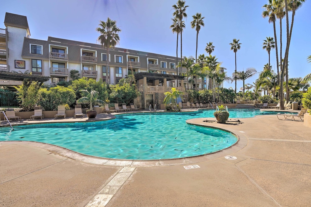 Beachfront Oceanside Condo w/ Amenity Access!