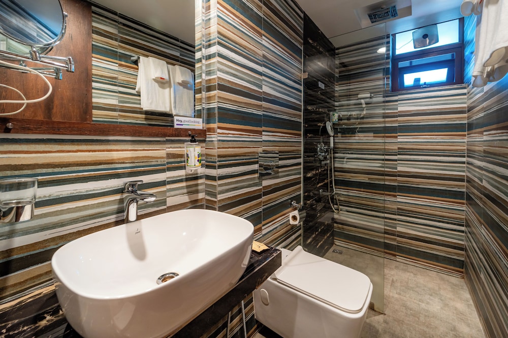 Treebo Premium Nova Candolim with Pool and spa