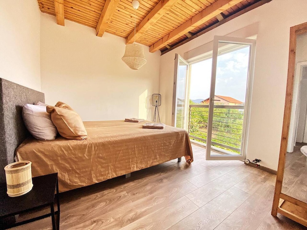 Luxury Villa With Pool & Jacuzzy 8 Min From Mostar view 2