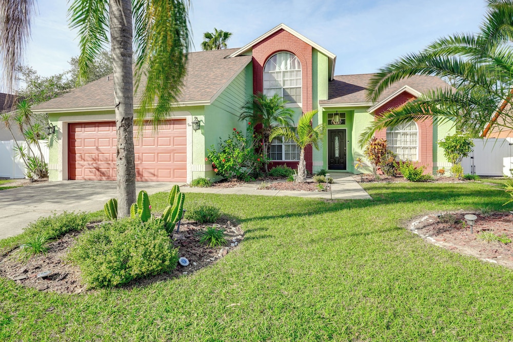 3 Mi to Marina: Riverview Family Home w/ Lanai!