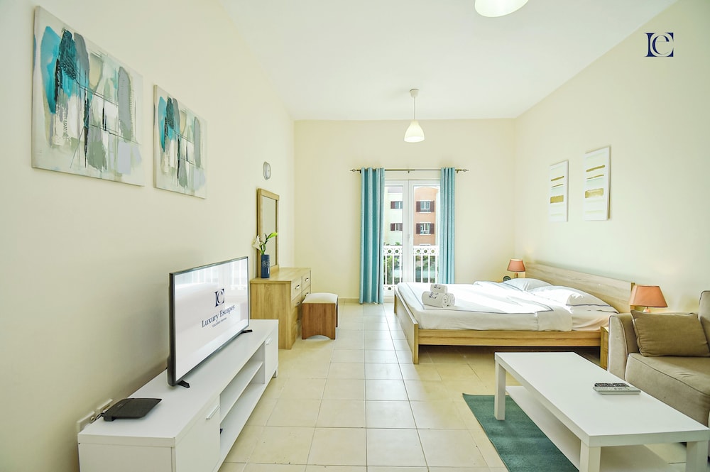 MGL - Spacious Studio Apartment