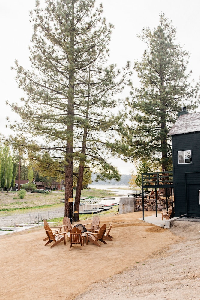 Noon Lodge at Mallard Bay
