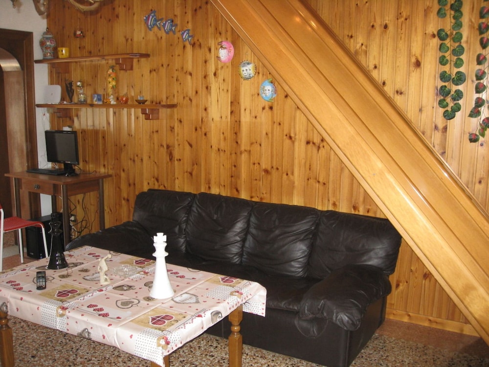 Rosa Cottage