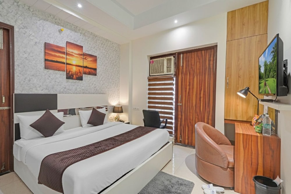 Hotel Church House - Rohini I Near Metro I Specious Rooms I Friendly Staff I Most Preferred Hotel In Rohini