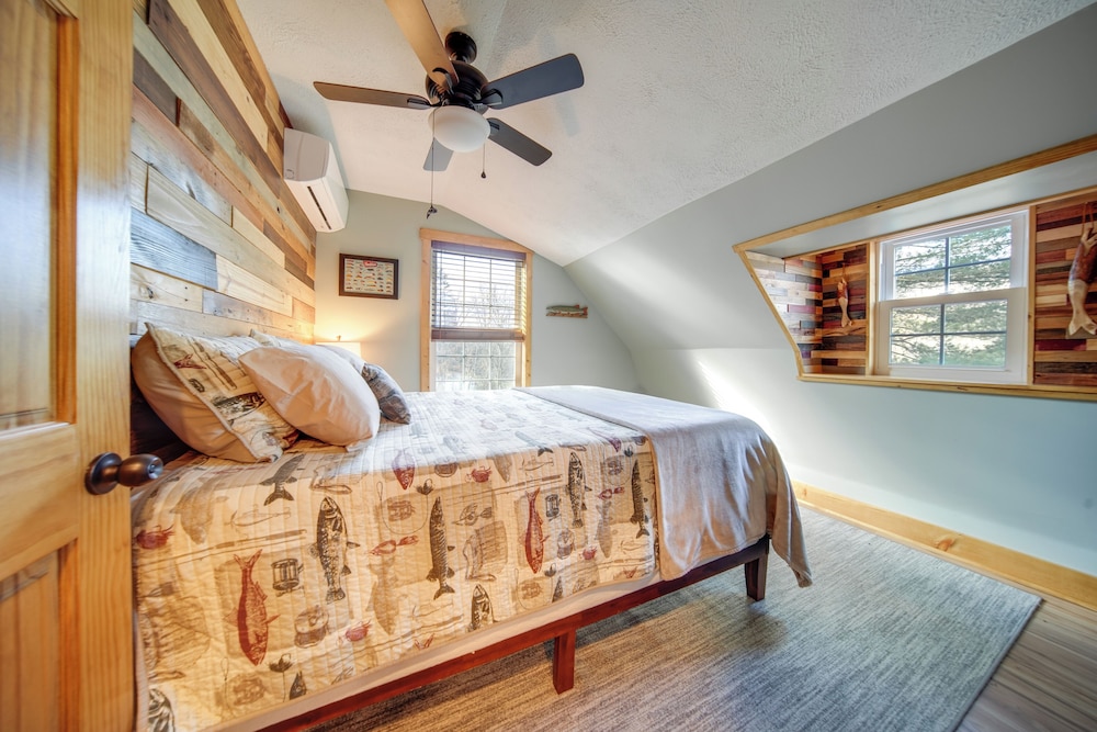 Home w/ River View & Game Room in Tidioute!