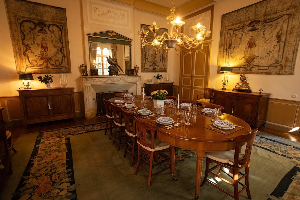 18th Century Ch Teau With Stunning Pool Gardens